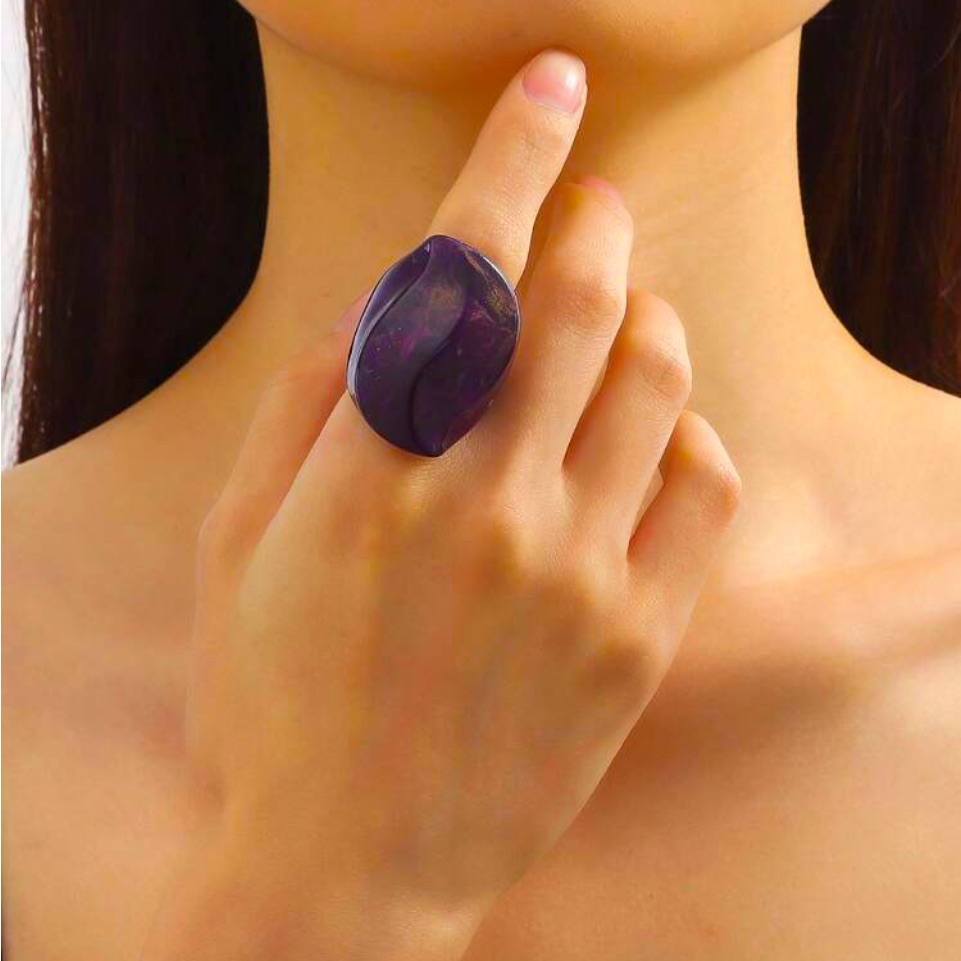 Polyresin Structured Ring
